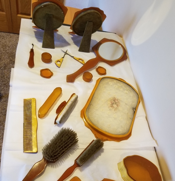 14 pc. Art Nouveau Bakelite & Celluloid Vanity Set - Picture 4 of 8